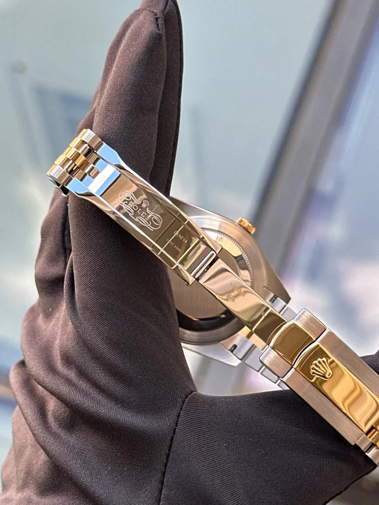 Rolex Datejust 41 Black Dial Diamonds Full Set